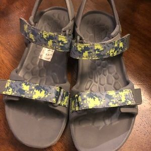 Boys Merrell sandals size 3